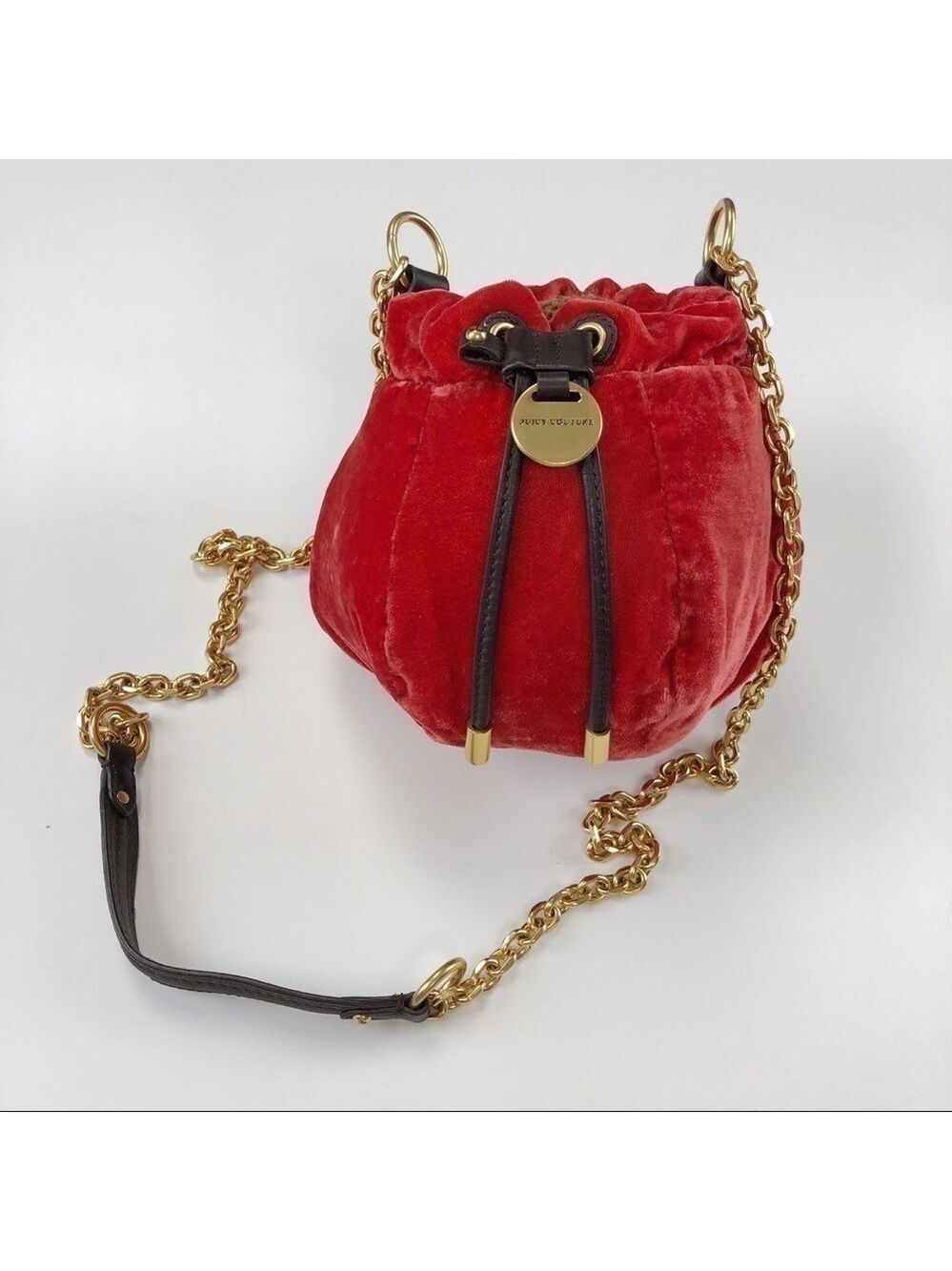 𝅺JUICY Couture velvet pouch bag on gold chain Glam Party